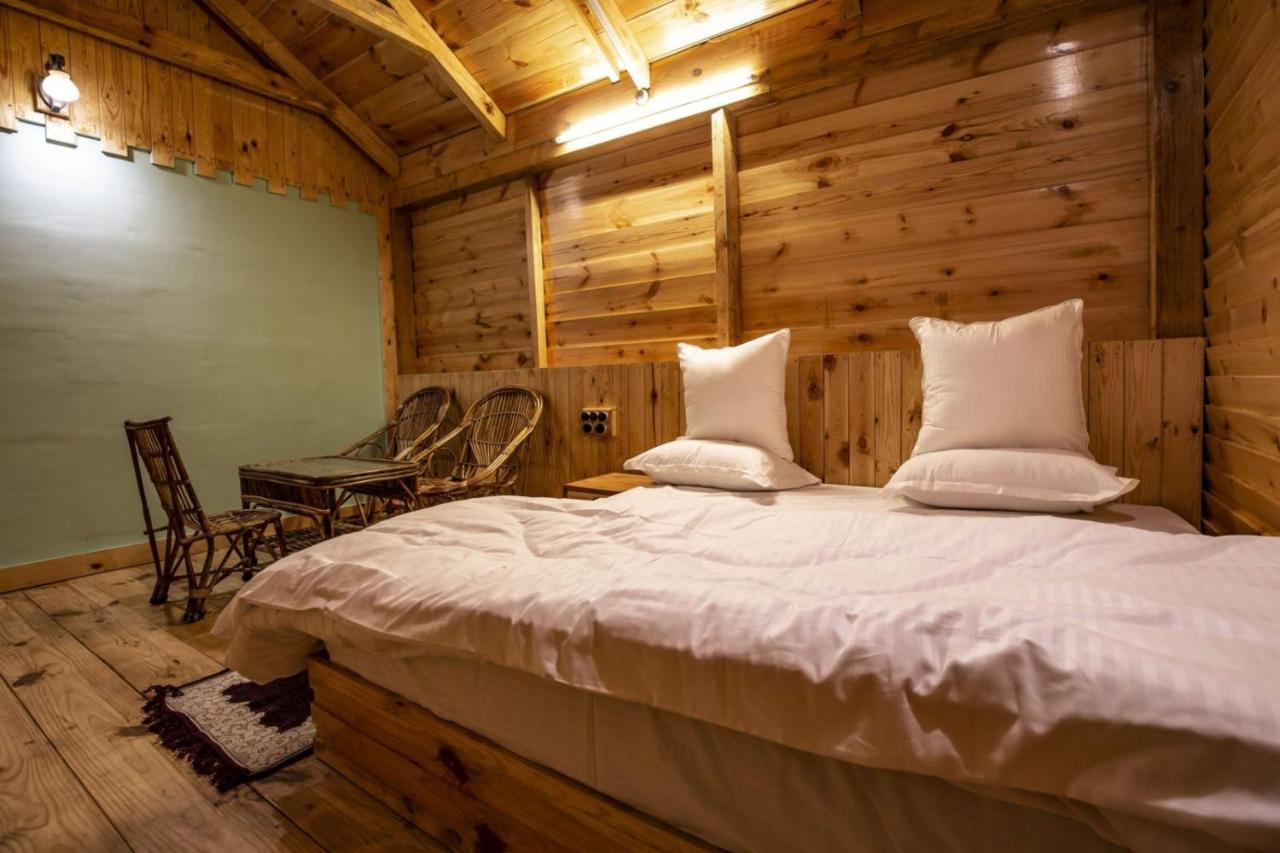 Mid Conifer Cottage Dalhousie Exterior foto